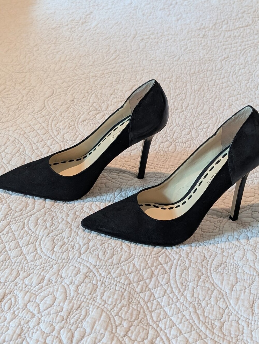 NWOT Enzo Angiolini Black Suede Leather 4" High Heel Pumps Size 5 1/2 - Picture 3 of 7